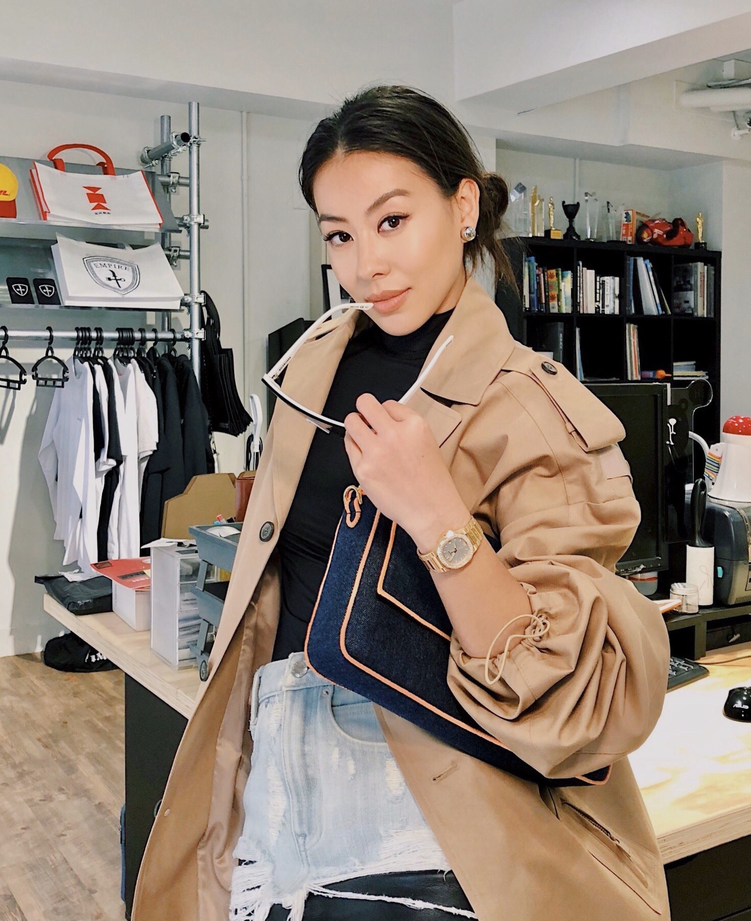 蔡诗芸是一名歌手,但一起她也是一位时髦博主,时髦的嗅觉十分高,穿搭