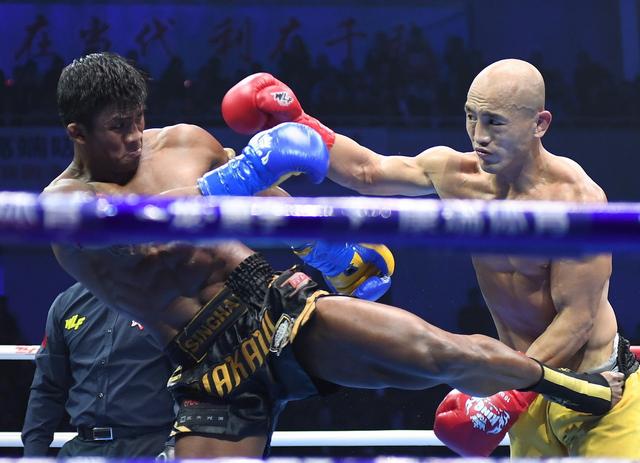 一龙微博晒与张伟丽合影却遭喷子讥讽人家张伟丽都没回复你