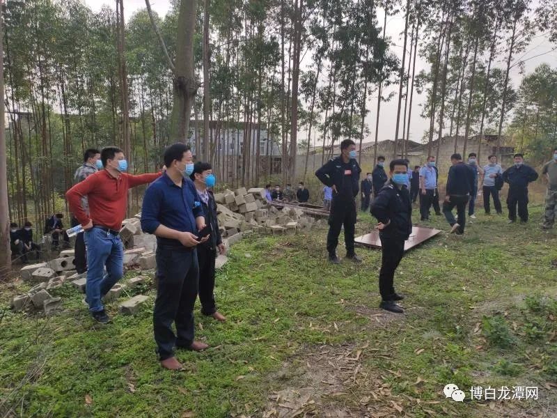 重拳出击博白龙潭出动300多人拆除违建6000多平方米