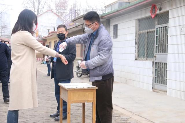 日照市東港區(qū)第三小學(xué)開展新冠肺炎疫情防控演練(圖8)