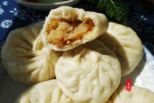 原创白萝卜素馅包子放上炸酱真好吃比吃肉包子还香