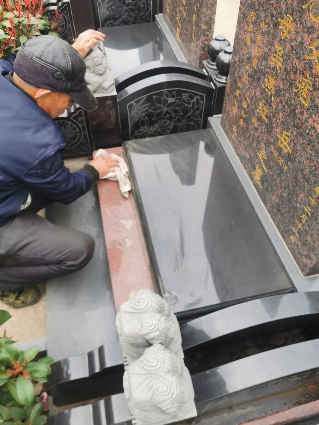 暂停市民现场祭扫活动江阴花山公墓推出代祭扫服务