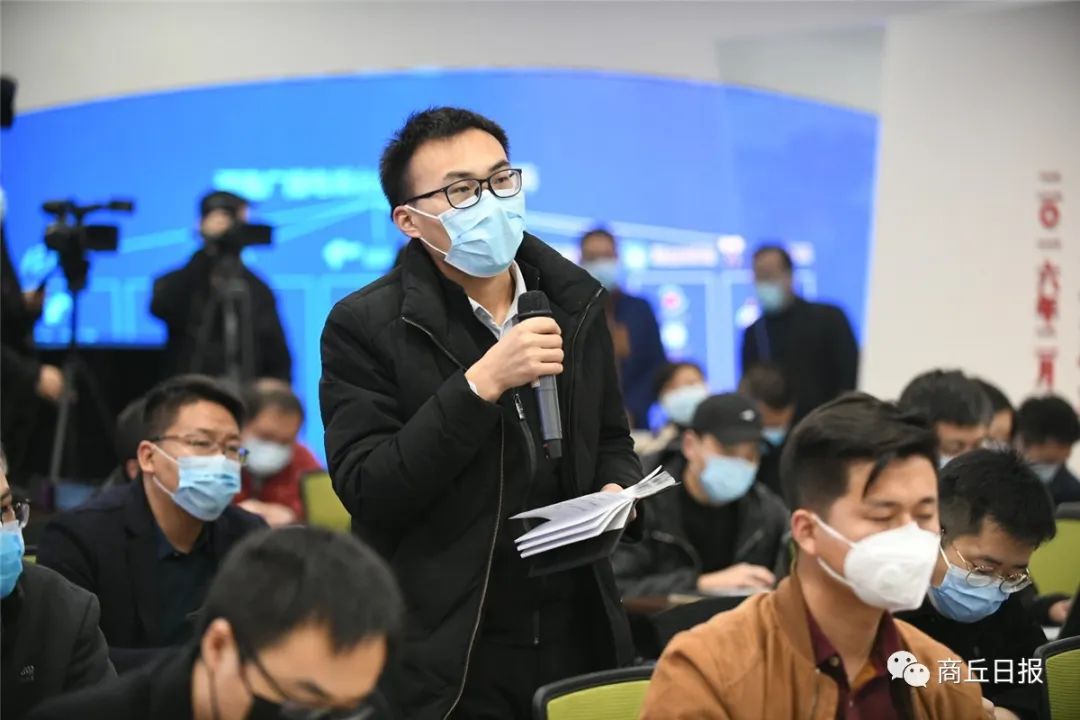 农民日报记者提问新城办事处党委书记潘福东回答新华社记者提问虞城