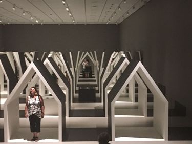 展事现代艺术展览的潮流和策展的叙事逻辑刘蓓庆