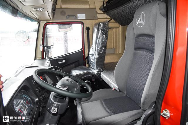 三一重卡8x4载货车再升级银松版应运而生舒适性性价比更高