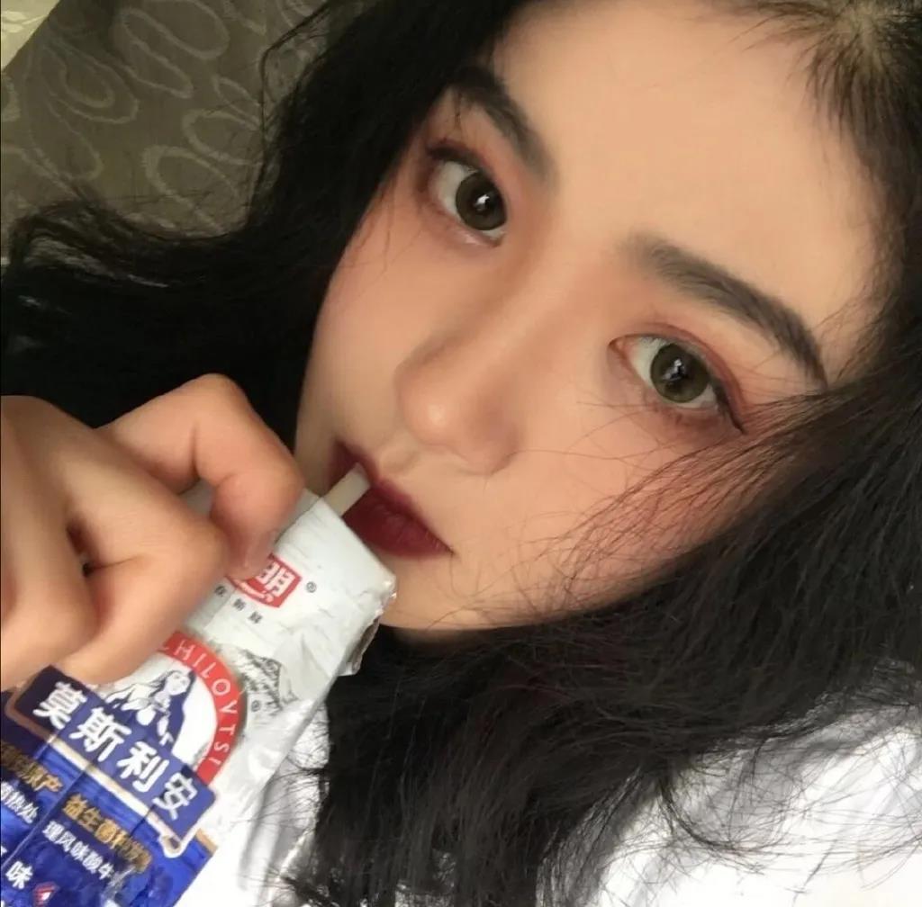 超正点女生头像成年人也是过期了的小朋友