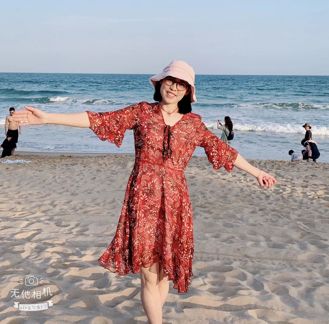 枕上诗书闲处好门前风景雨来佳