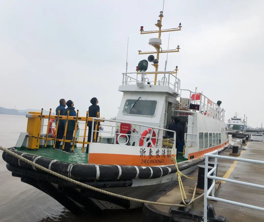 象山首艘新型标准化渡船投运48个客位票价3元人