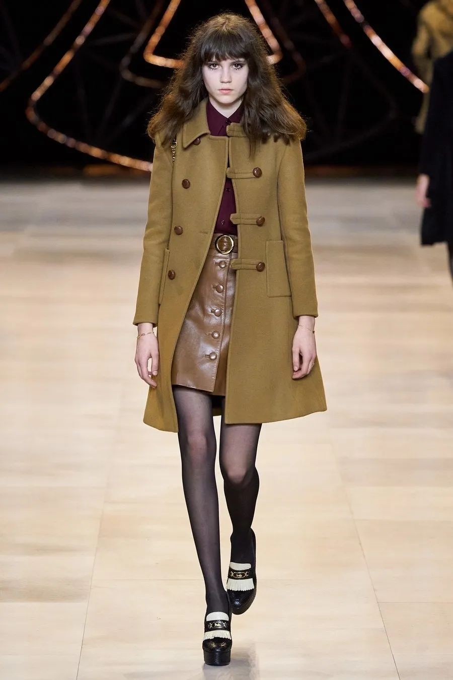 2020秋冬巴黎时装周云看秀新鲜血液翻动的革新谱曲