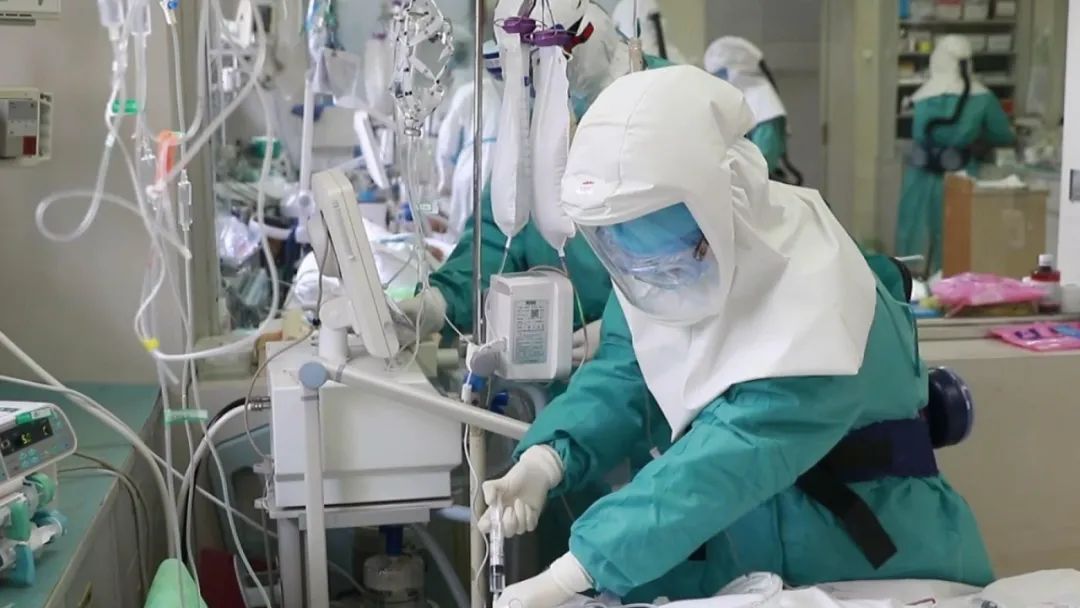 直通疫情防控一线中部战区总医院抢救关口前移帮助重症患者转危为安