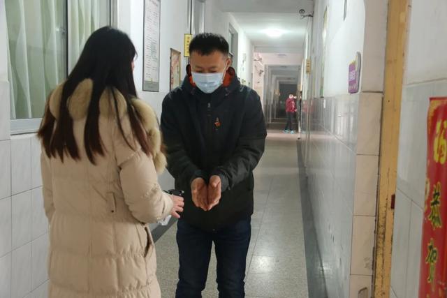 日照市東港區(qū)第三小學(xué)開展新冠肺炎疫情防控演練(圖13)