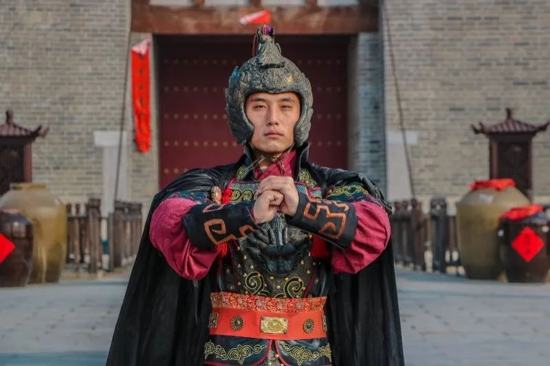 不怕握手传播病毒吗!郓城开始行抱拳礼