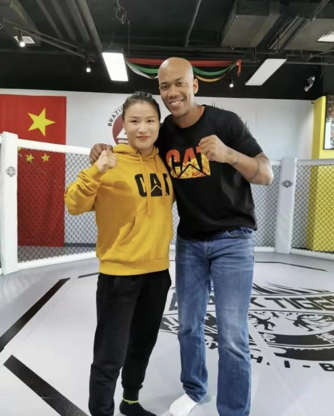人前的张伟丽你认识了那人后的张伟丽是谁