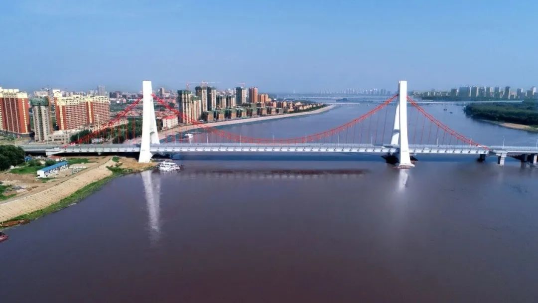 高端论坛崔玉萍发挥交通基础设施养护应急作用的思考