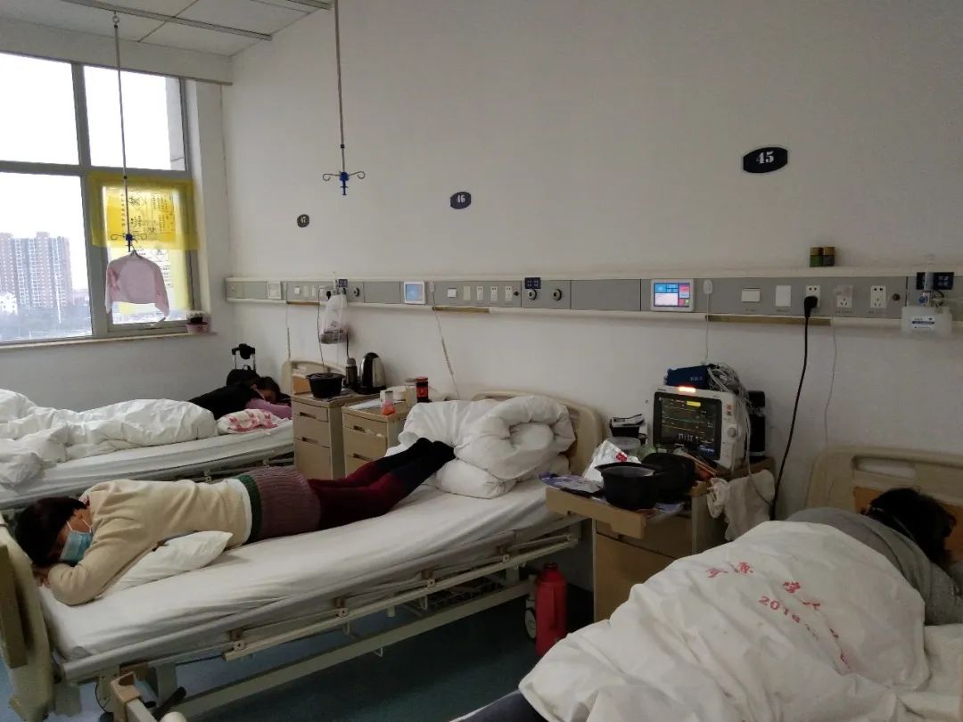 原创新冠肺炎患者为什么大都趴在病床上这种体位有什么好处