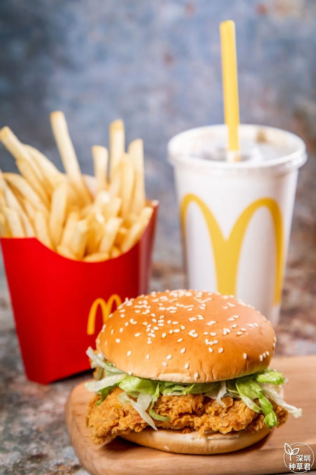 麦当劳会员日第①个福利麦辣鸡腿堡套餐半价购18元打卡m记不是梦!