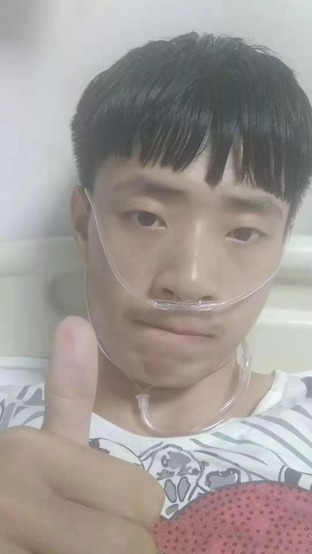 励志前职业散打运动员左腿高位截肢后登遍三山五岳徒步百里戈壁无人区