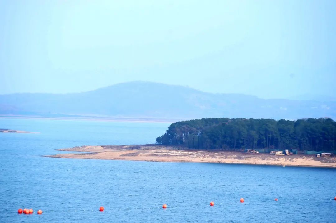 河南泌阳春光美美就美在那铜山湖