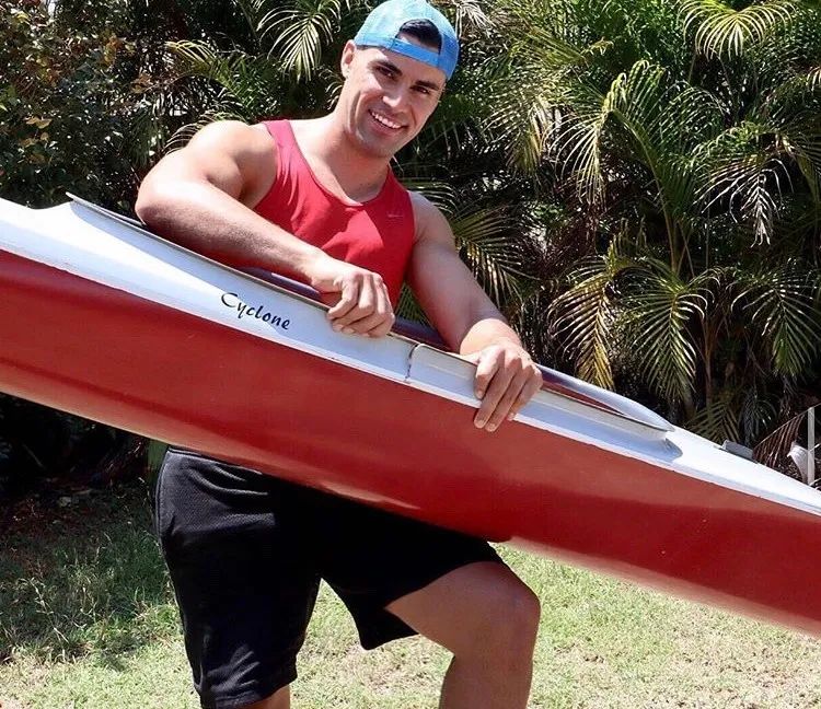 显然,汤加小哥塔乌法托法在自己的奥运跨界之路上,也从没有一帆风顺.