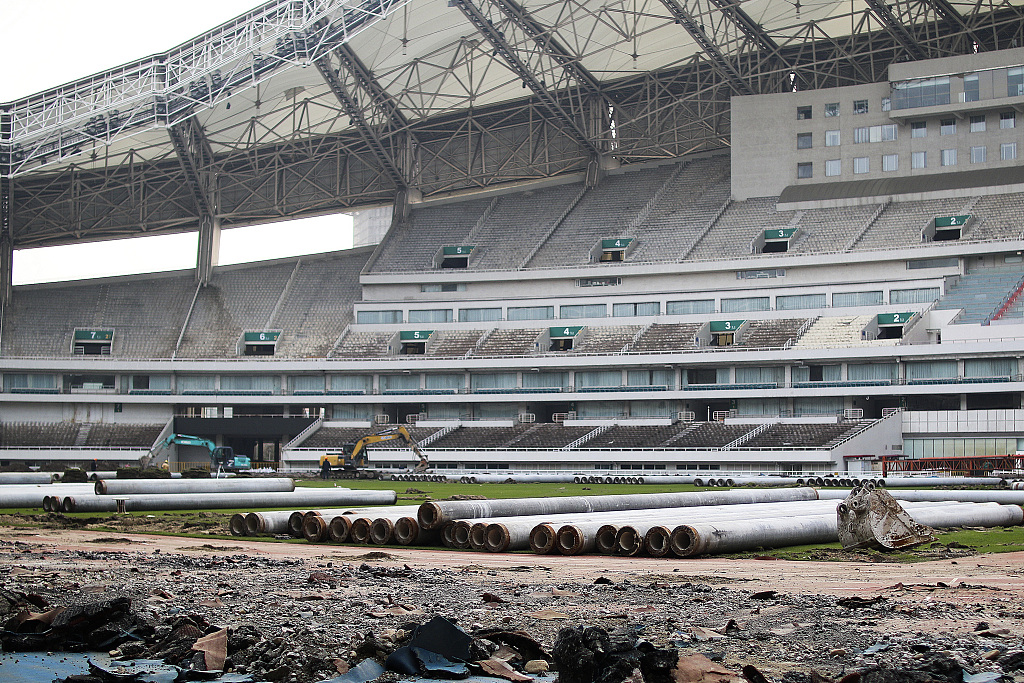 上海体育场进行改造