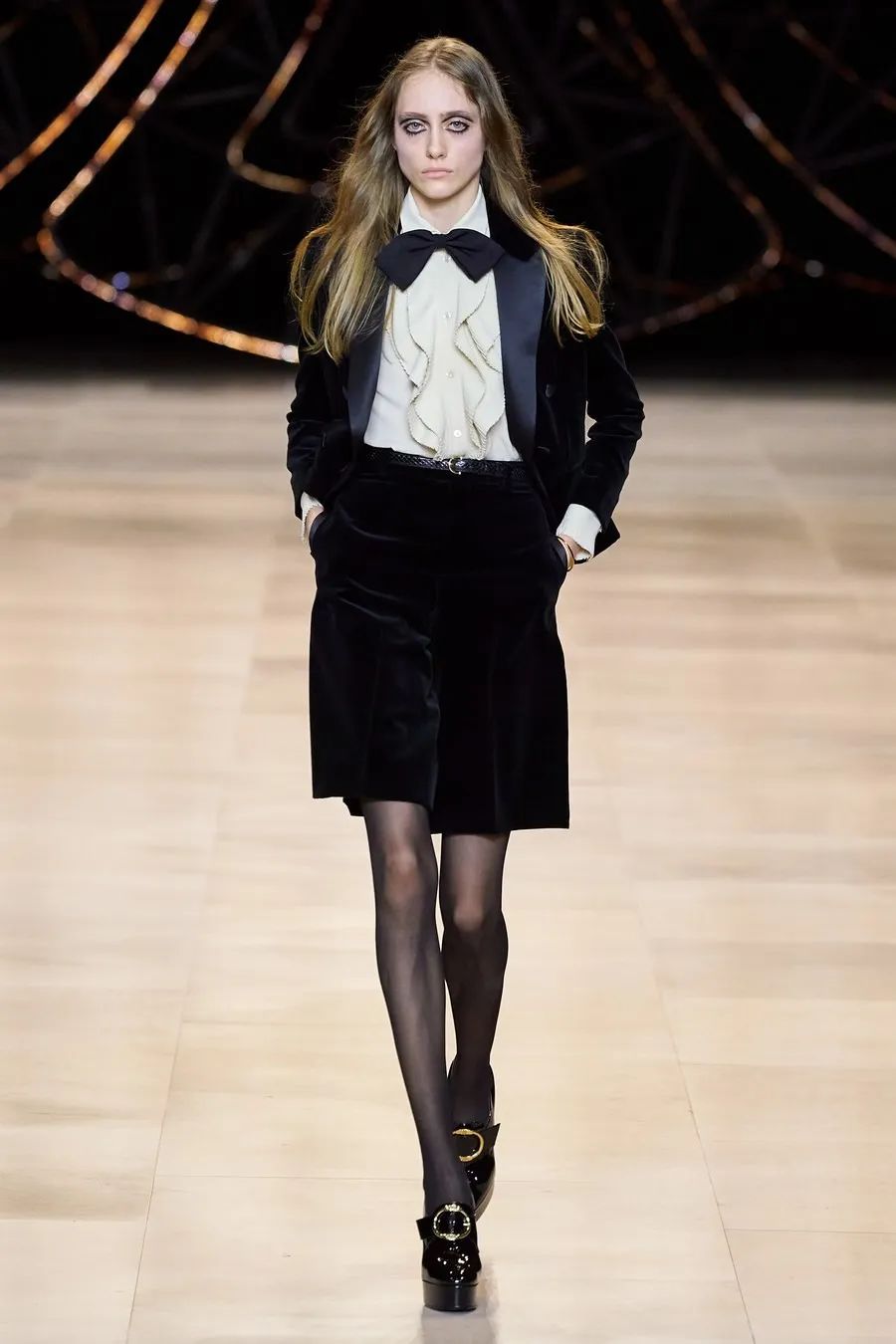 2020秋冬巴黎时装周看不完的时尚追不完的潮流中