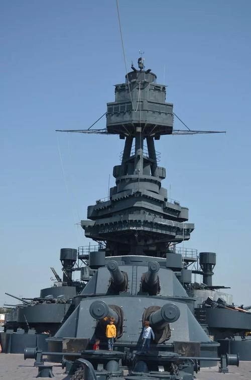 6月25日,得克萨斯号,阿肯色号(bb-33)和内华达号(bb-36),联合攻击了