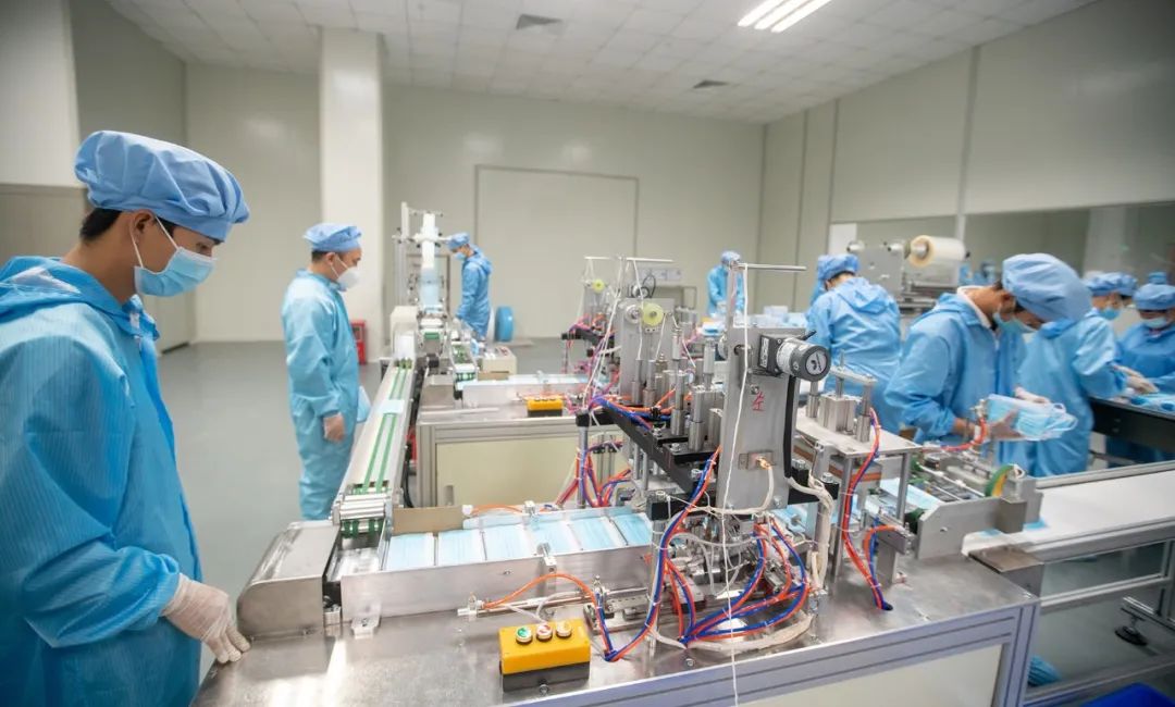 中顺洁柔4条医用外科口罩生产线开始调试生产