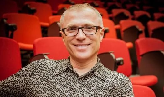 但是,奥塔哥大学公共卫生系的michael baker教授警告说,由新冠病毒