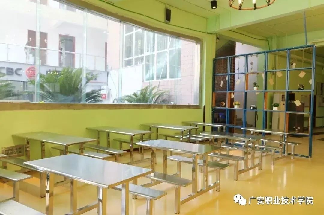 广安职业技术学院食堂图片