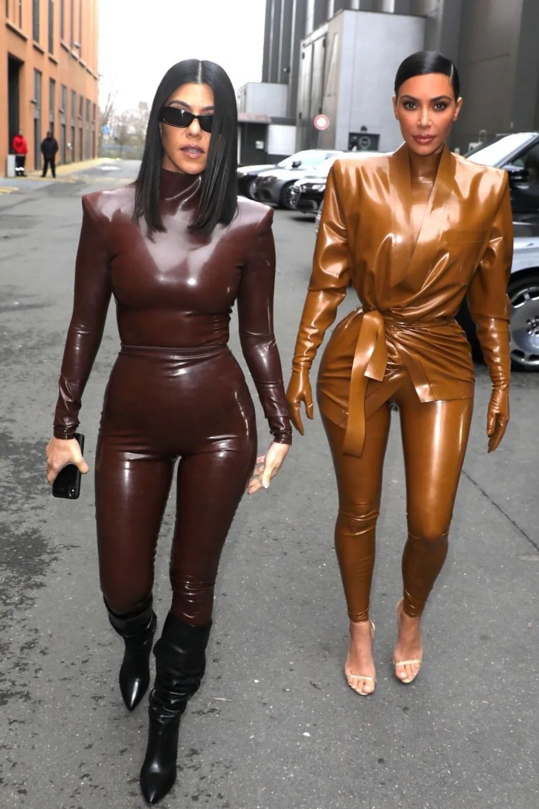 英国"异装癖之父"爱到不行的乳胶,"亦正亦邪"的胶类恋物主义情结,骚动