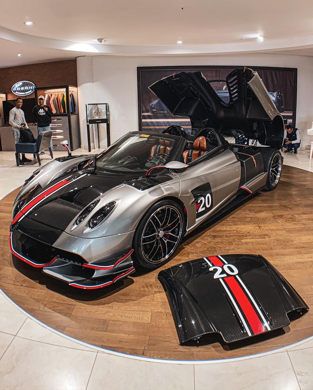 帕加尼huayraroadsterbc骚气十足