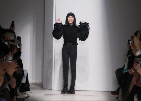 秀场直击中国设计师杨子第八次登上米兰时装周发布annakiki2020秋冬