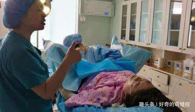 生孩子遇到的5大尴尬事,脱裤子仅是开始,最尴尬的是当"教具"