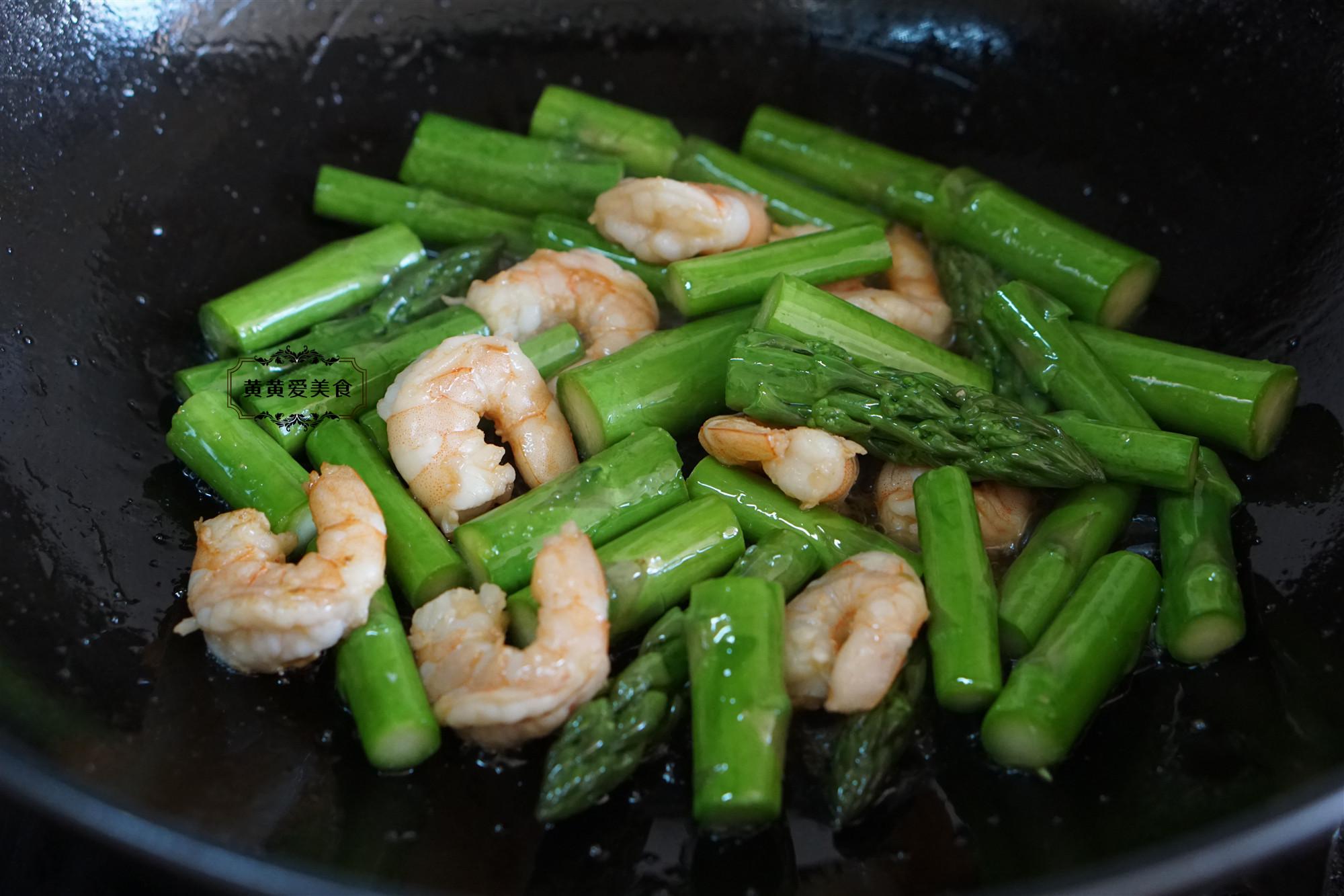 在家炒芦笋只需多一步颜色翠绿不发黄一出锅被抢光