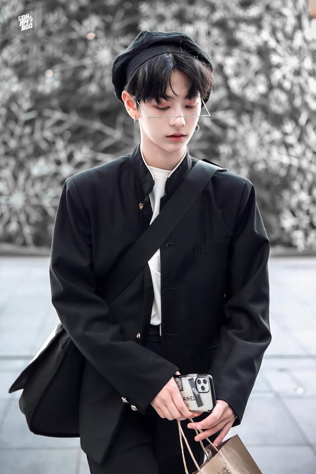 原创这么帅居然是个女孩子嘉行艺人刘梦火上热搜穿搭比男生还酷