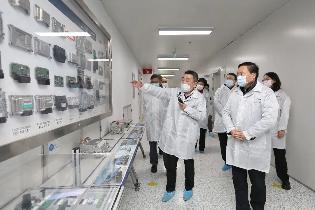 区领导前往金桥地区调研防疫工作和复工复产情况_翁祖亮