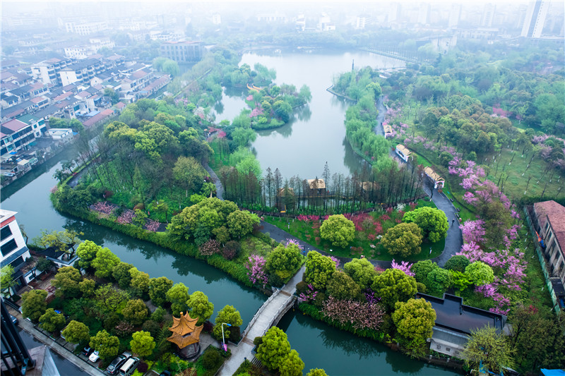 常州市圩墩遺址公園前身即建於1988年8月的圩墩公園,位於常州市戚墅堰