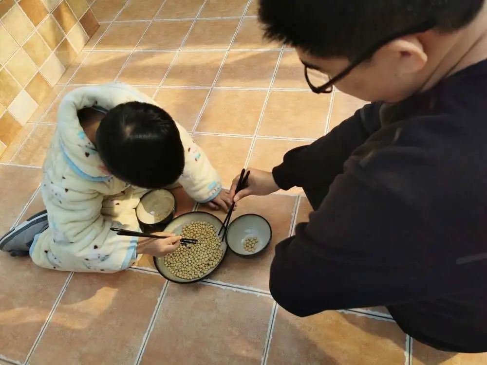 【东幼亲子线上课程 41 】亲子游戏篇:"悦"玩越有趣_筷子