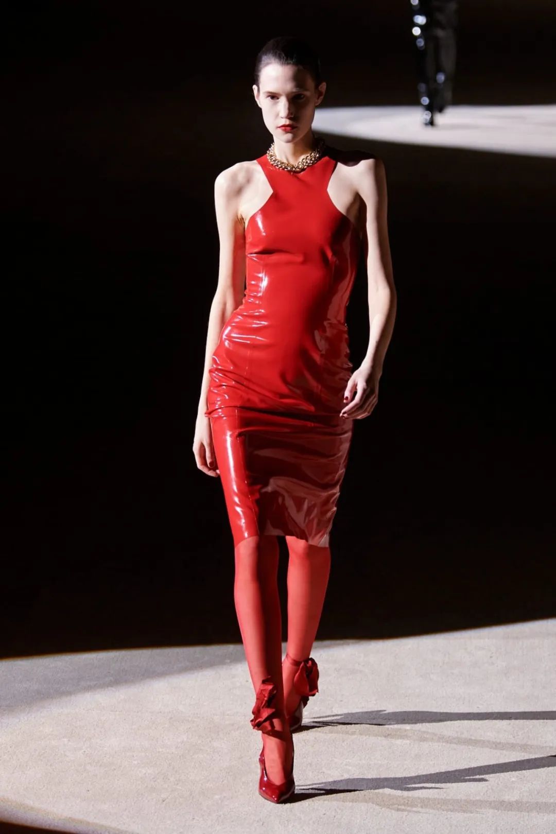 英国"异装癖之父"爱到不行的乳胶,"亦正亦邪"的胶类恋物主义情结,骚动