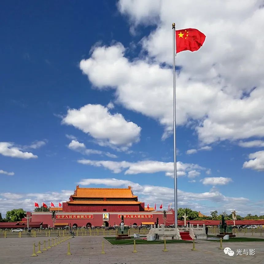 中国【光与影】摄影作品网 2020年3月11日封面作品