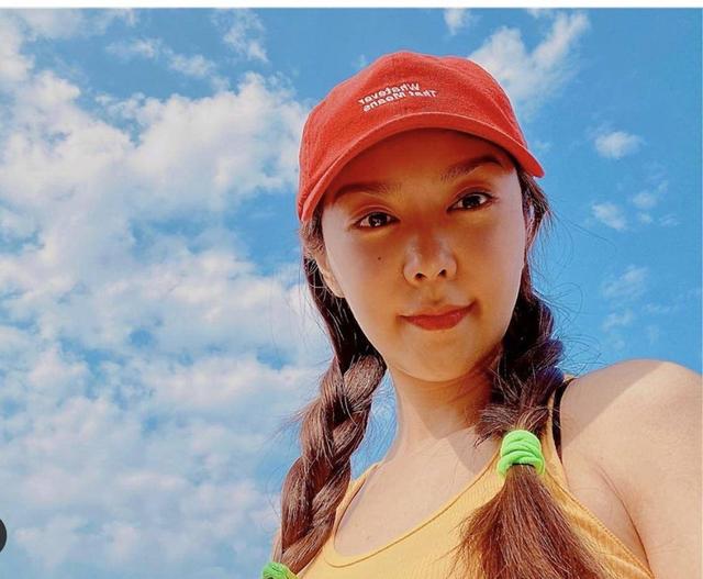 曾自曝思维像男人望先立业后成家 薛凯琪晒自拍照劲童颜宛如少女