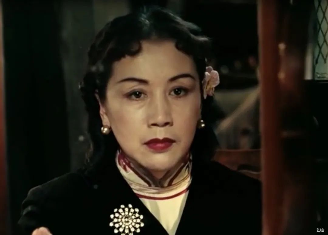 她48岁时纵身一跃香消玉殒却留下民国时期一半电影经典