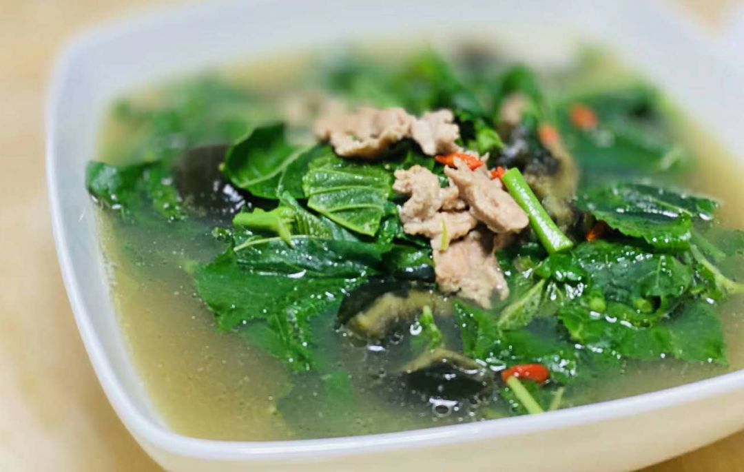 桑芽菜采用桑树最嫩绿的叶子精心烹饪而成,含有丰富的膳食纤维,口感