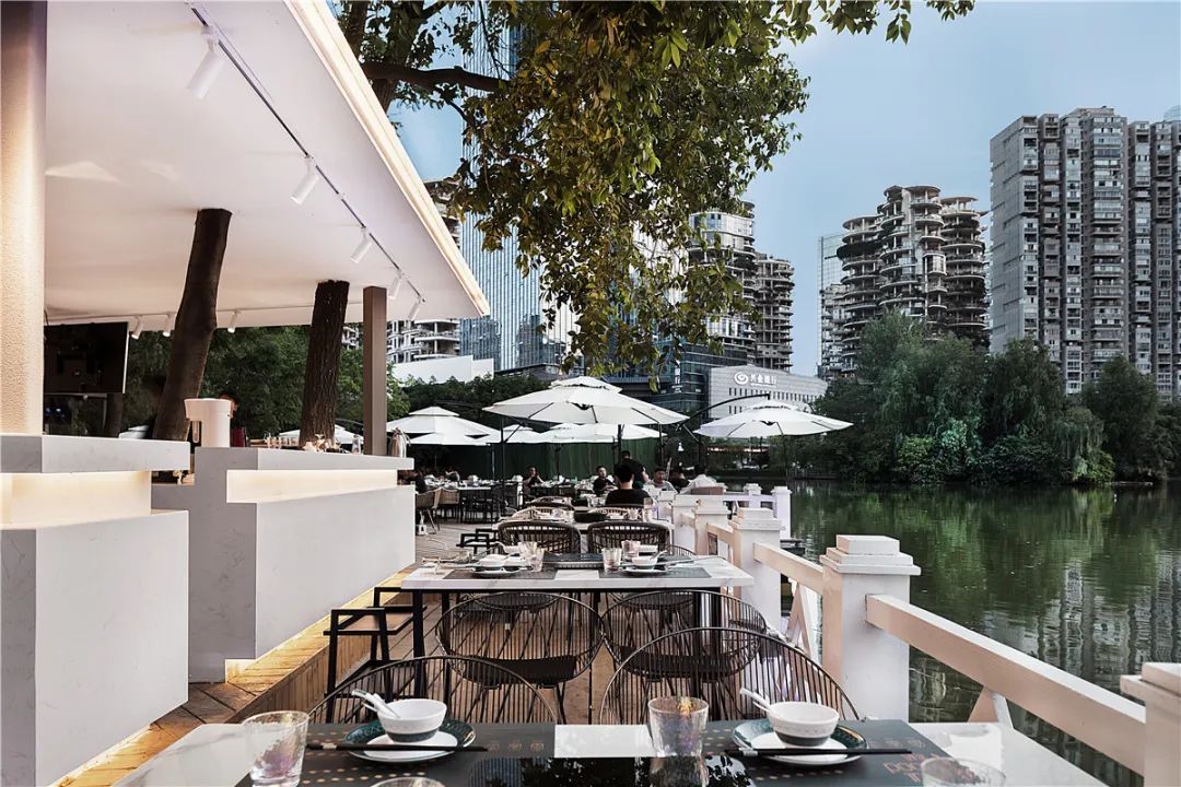 湖畔餐饮素梧