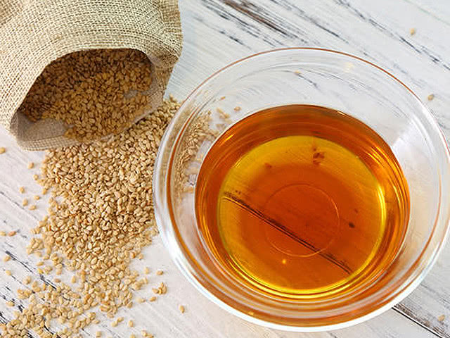 市场上的香油好不好吃,得看老板的人品,为什么有些香油那么便宜_都会