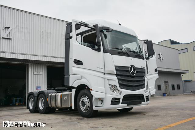 物流老板刚提的奔驰新款卡车配置到底怎么样我们带你好好看看