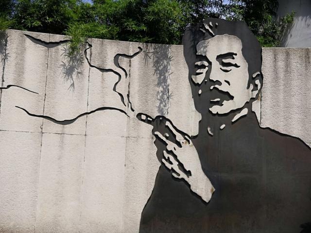 鲁迅因这首诗成为某体裁鼻祖研究者或可追溯到春秋战国