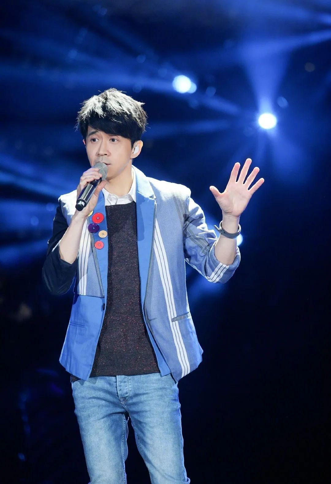 不老男神光良突然变老胡子拉碴油腻发福发际线后移变沧桑大叔