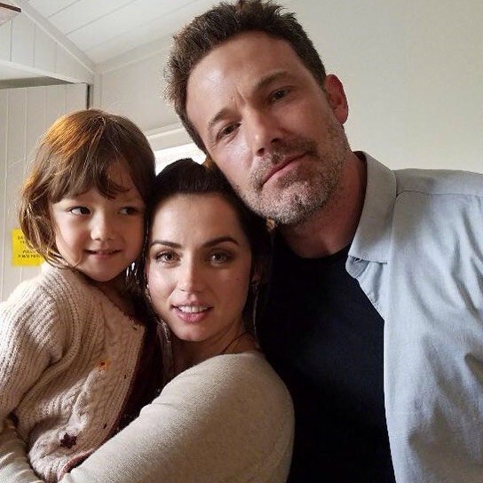 大本秒变摄影师男友与安娜德阿玛斯海滩漫步