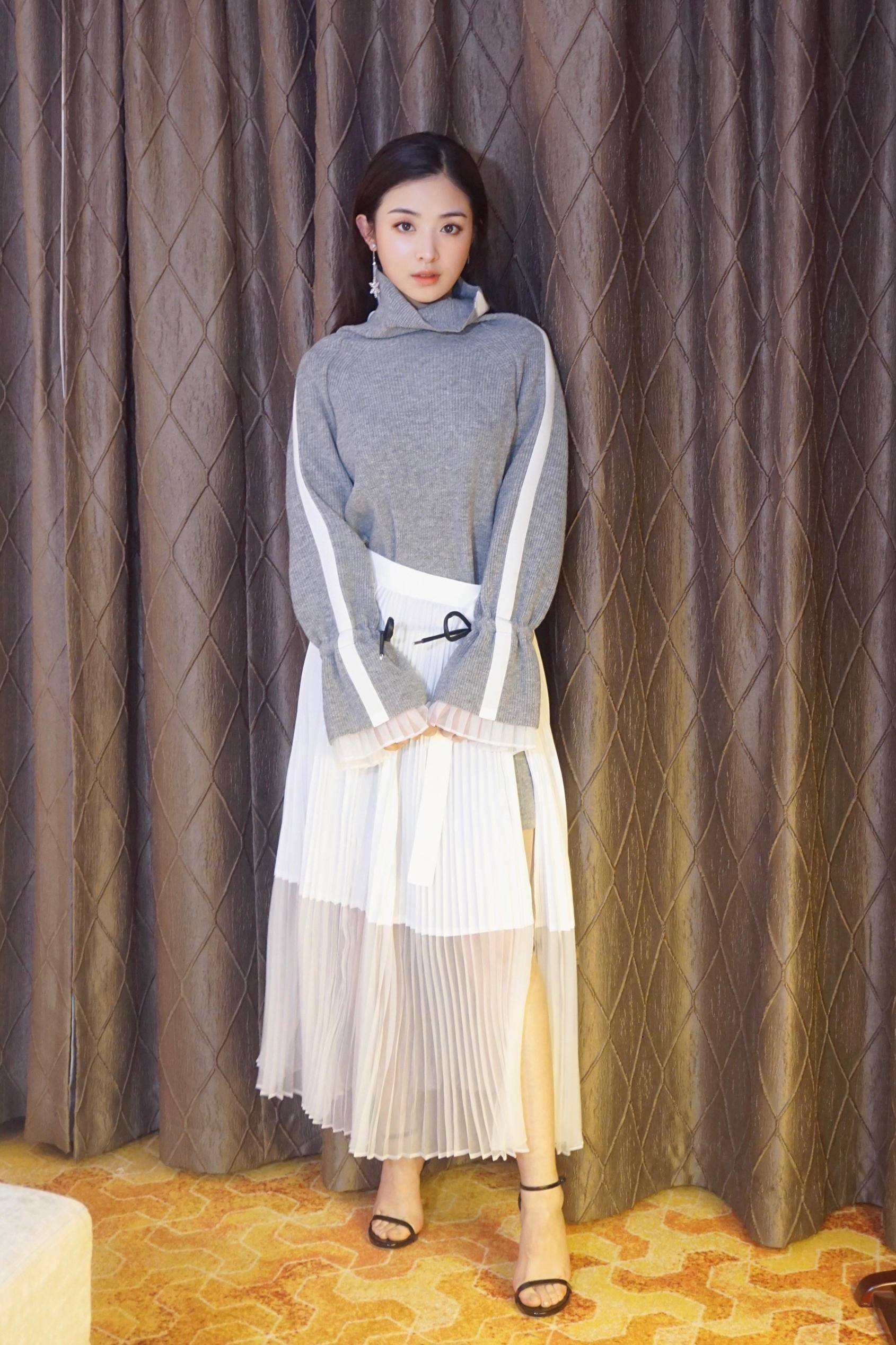 声音百变算什么张含韵穿衣造型更多变可御可甜真是个宝藏女孩